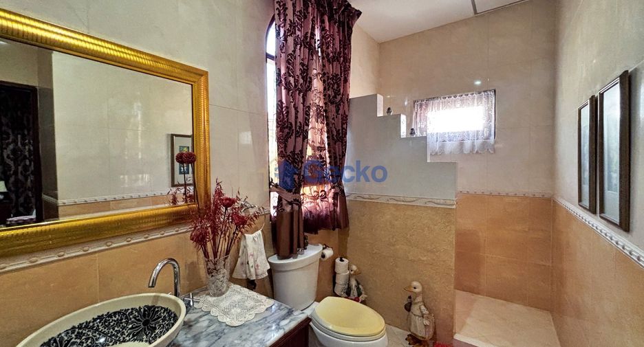 For sale 3 bedrooms house in East Pattaya, Pattaya
