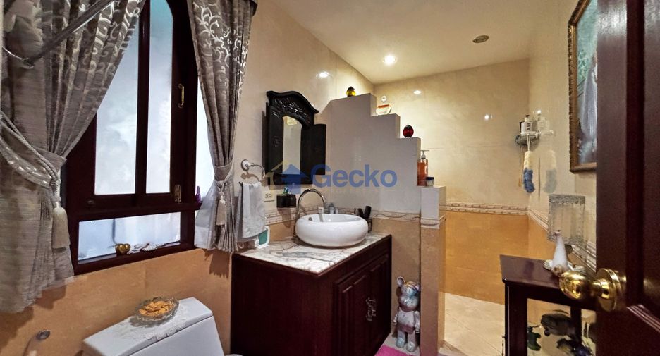 For sale 3 bedrooms house in East Pattaya, Pattaya
