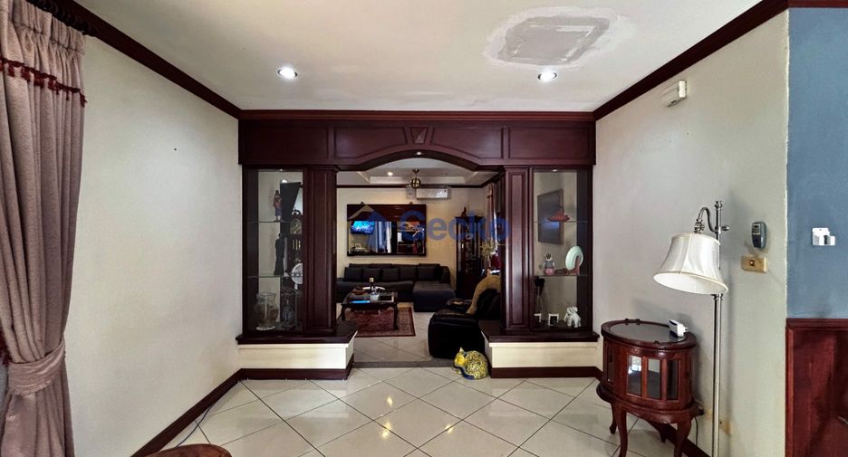 For sale 3 bedrooms house in East Pattaya, Pattaya