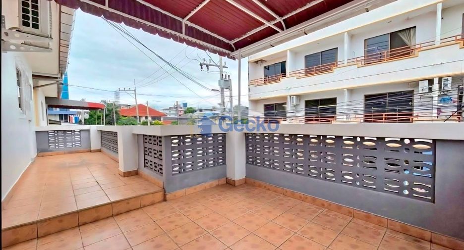 For rent 4 bedrooms house in Central Pattaya, Pattaya