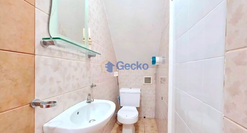 For rent 4 bedrooms house in Central Pattaya, Pattaya