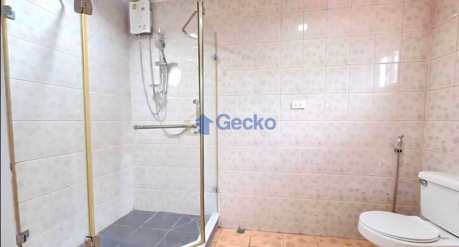 For rent 4 bedrooms house in Central Pattaya, Pattaya