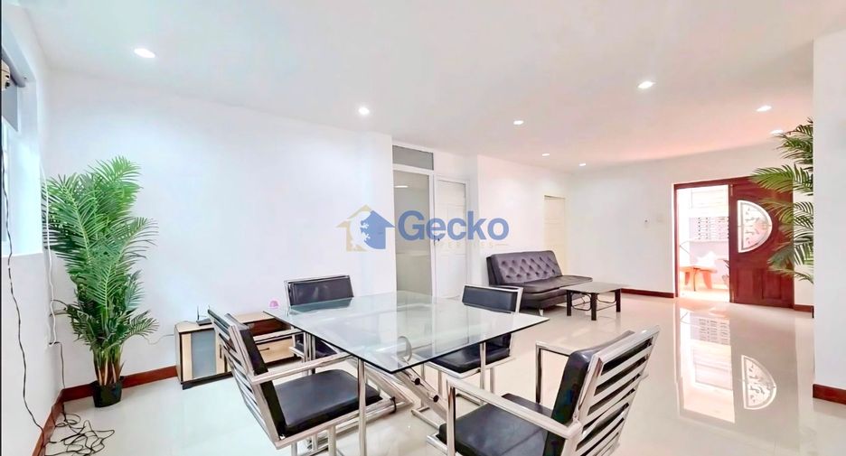 For rent 4 bedrooms house in Central Pattaya, Pattaya