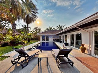 Casa en alquiler de 3 habitaciones en Bang Lamung, Chonburi
