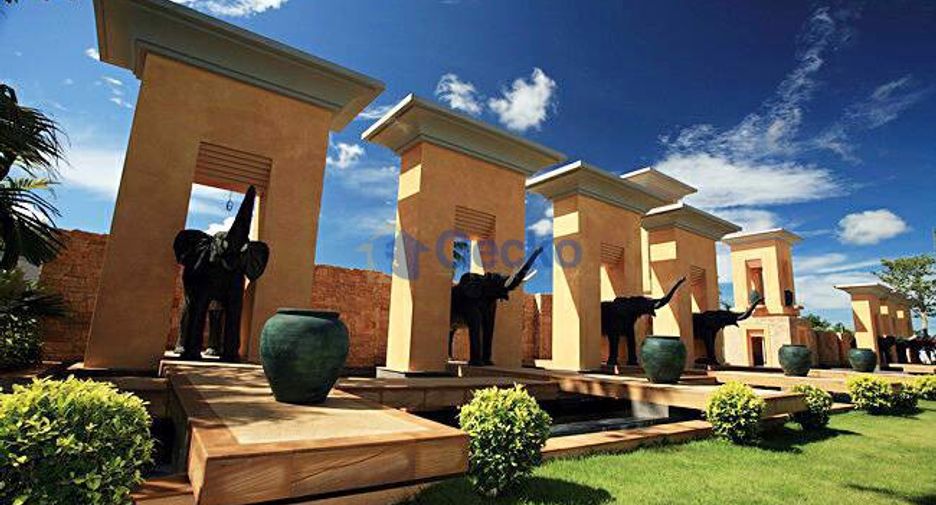 For sale 4 bedrooms house in East Pattaya, Pattaya