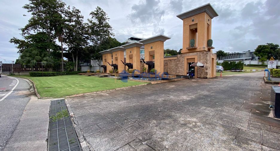 For sale 4 bedrooms house in East Pattaya, Pattaya