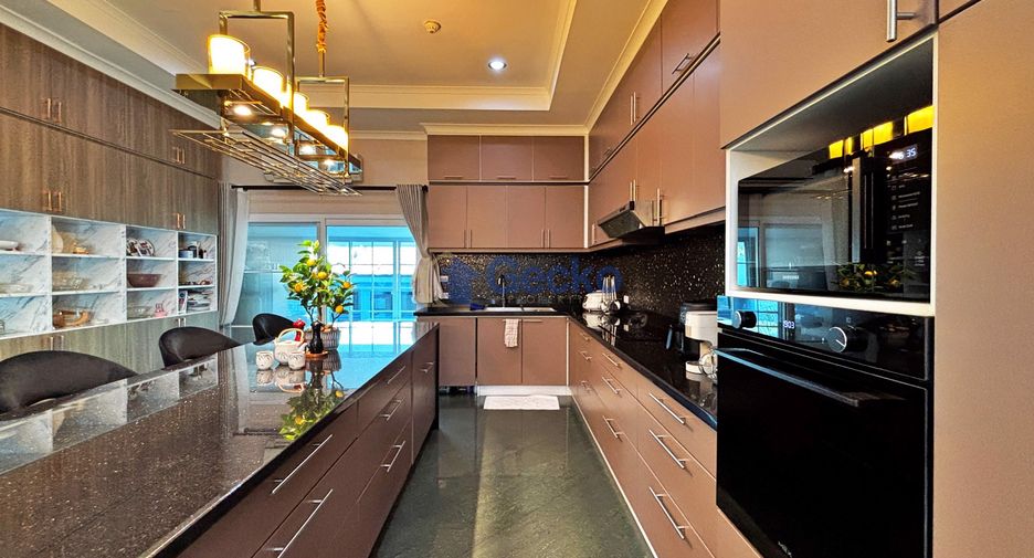 Haus zum Kauf mit 5 Zimmer in East Pattaya, Pattaya