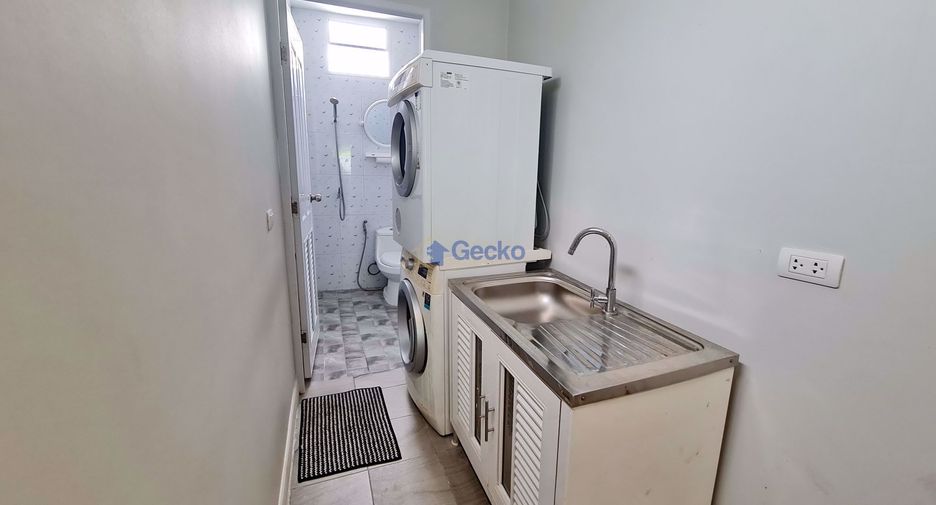 For sale 4 bedrooms house in East Pattaya, Pattaya