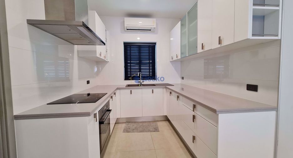 For sale 4 bedrooms house in East Pattaya, Pattaya