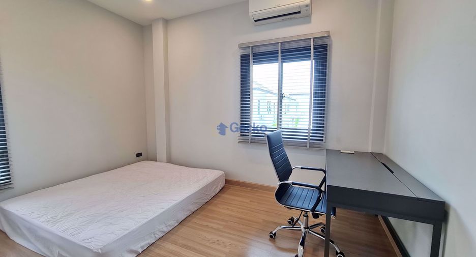 For sale 4 bedrooms house in East Pattaya, Pattaya