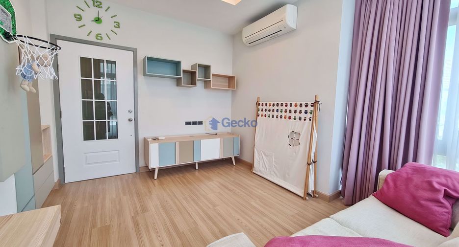 For sale 4 bedrooms house in East Pattaya, Pattaya