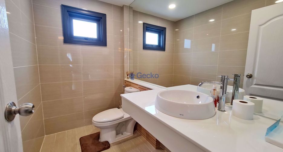 For sale 4 bedrooms house in East Pattaya, Pattaya