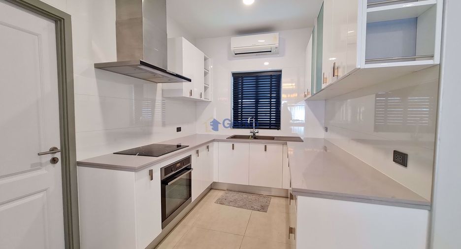 For sale 4 bedrooms house in East Pattaya, Pattaya