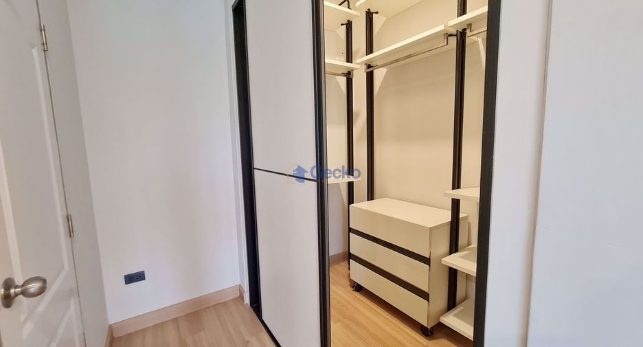 For sale 4 bedrooms house in East Pattaya, Pattaya