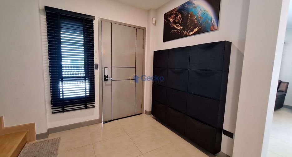 For sale 4 bedrooms house in East Pattaya, Pattaya