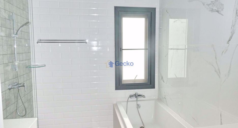 For sale 3 bedrooms house in East Pattaya, Pattaya