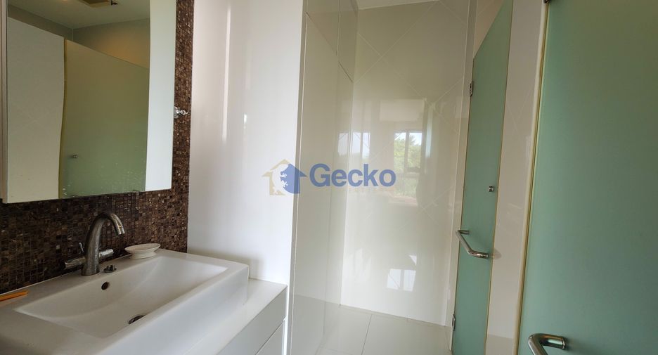 For sale 2 bedrooms condo in North Pattaya, Pattaya