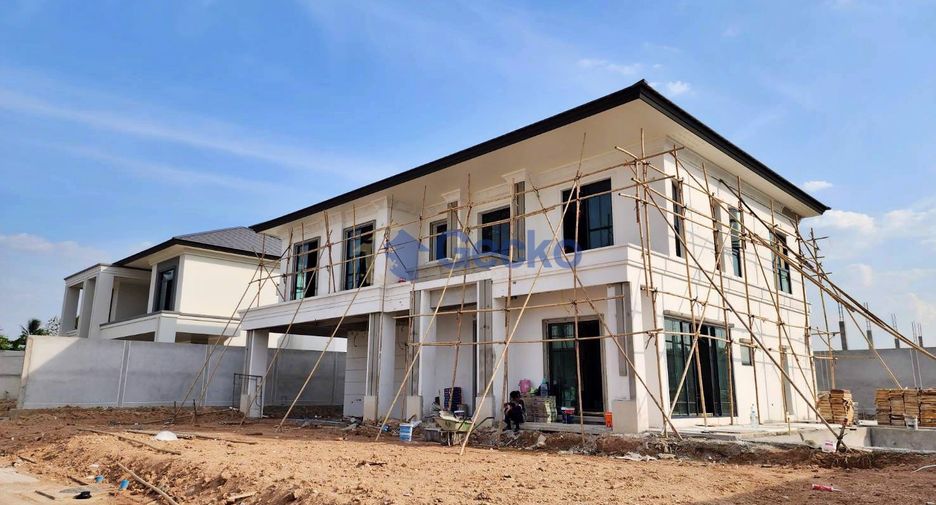 For sale 4 bedrooms house in East Pattaya, Pattaya