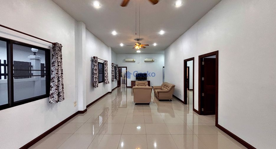 For rent 3 bedrooms house in Jomtien, Pattaya