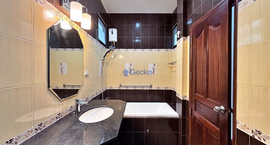 For rent 3 bedrooms house in Jomtien, Pattaya