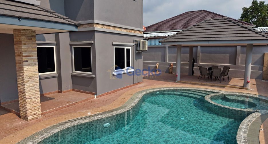 À louer 4 chambres maison à Bang Lamung, Chonburi