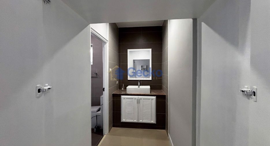 À louer 4 chambres maison à Bang Lamung, Chonburi