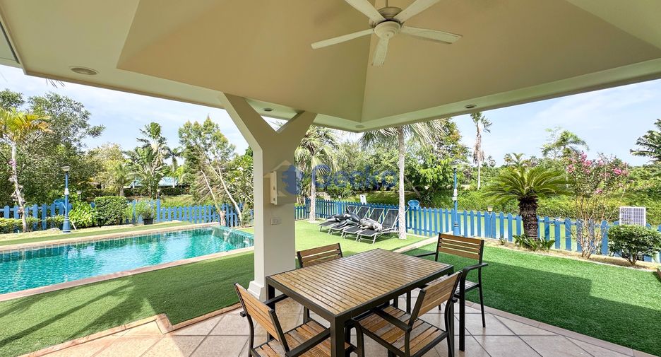 For sale 4 bedrooms house in Huay Yai, Pattaya