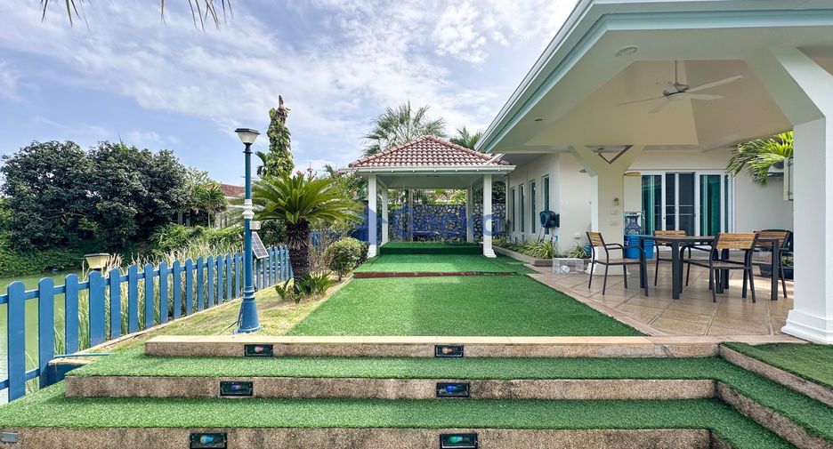 For sale 4 bedrooms house in Huay Yai, Pattaya