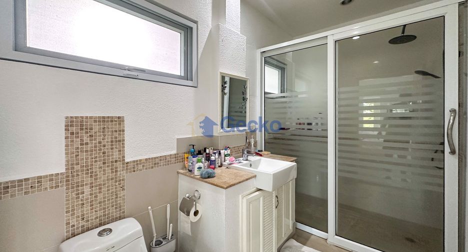 For sale 4 bedrooms house in Huay Yai, Pattaya