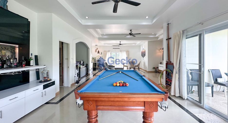 For sale 4 bedrooms house in Huay Yai, Pattaya