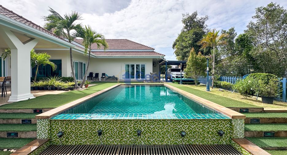 For sale 4 bedrooms house in Huay Yai, Pattaya