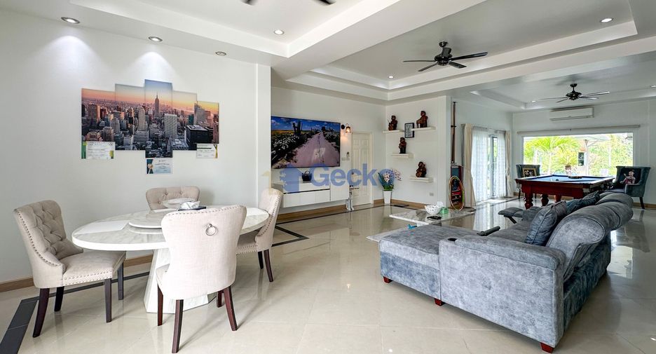 For sale 4 bedrooms house in Huay Yai, Pattaya