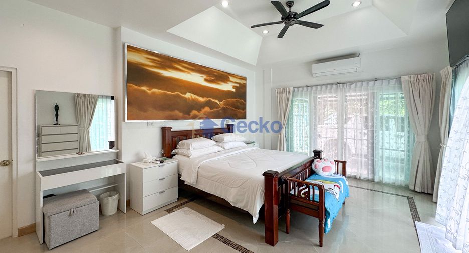 For sale 4 bedrooms house in Huay Yai, Pattaya