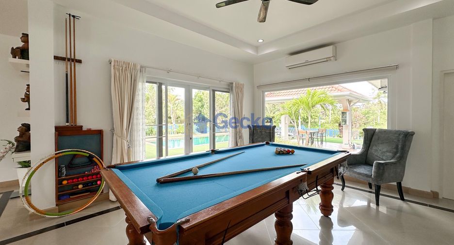 For sale 4 bedrooms house in Huay Yai, Pattaya