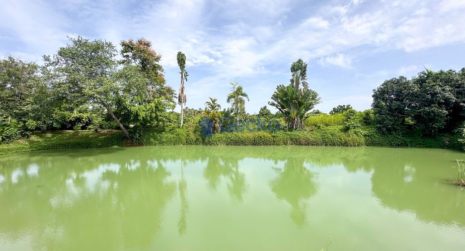 For sale 4 bedrooms house in Huay Yai, Pattaya