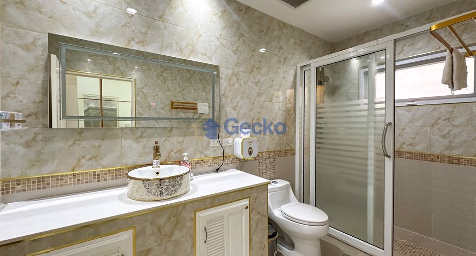 For sale 4 bedrooms house in Huay Yai, Pattaya