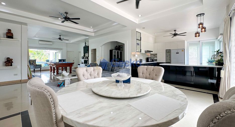 For sale 4 bedrooms house in Huay Yai, Pattaya