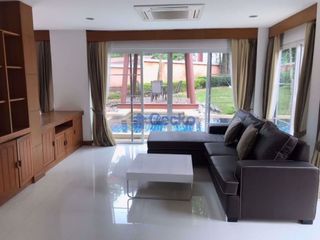 À louer 4 chambres maison à Bang Lamung, Chonburi