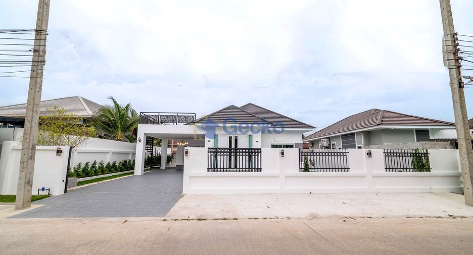 For sale 3 bedrooms house in East Pattaya, Pattaya