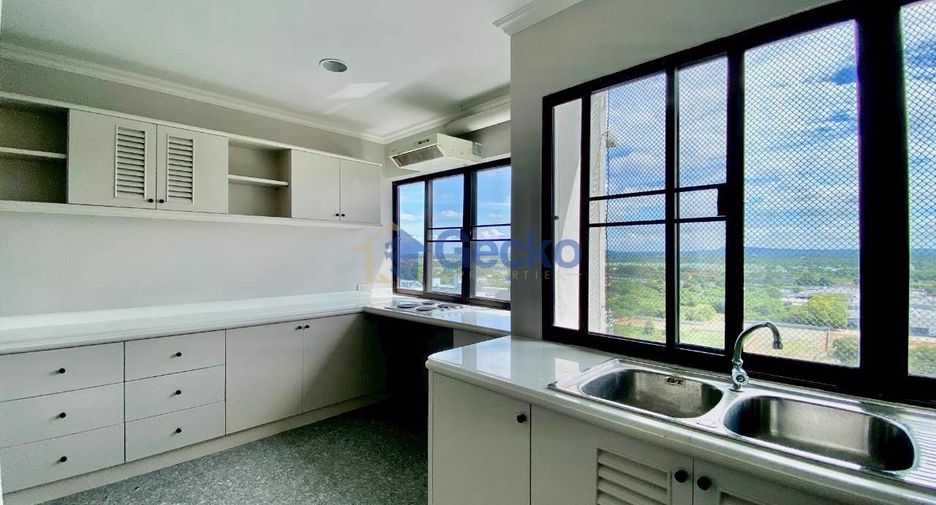 For rent 3 bedrooms condo in Sattahip, Chonburi