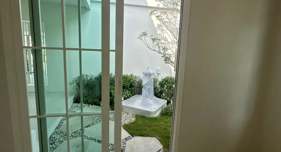 Casa en alquiler de 4 habitaciones en Bang Phli, Samut Prakan