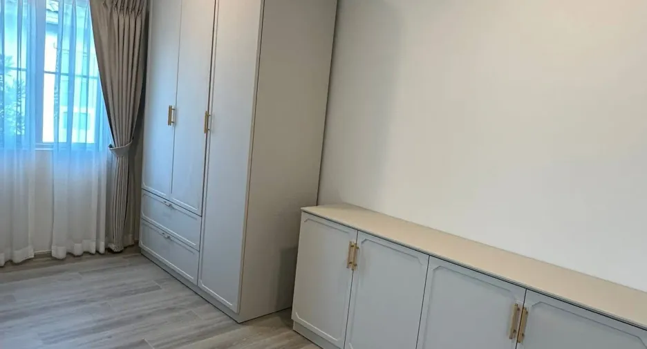 Casa en alquiler de 4 habitaciones en Bang Phli, Samut Prakan
