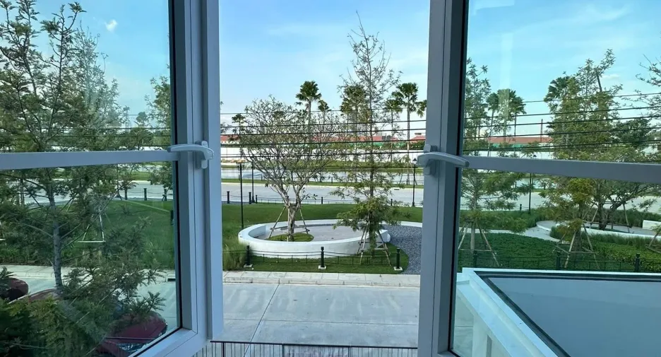 Casa en alquiler de 4 habitaciones en Bang Phli, Samut Prakan
