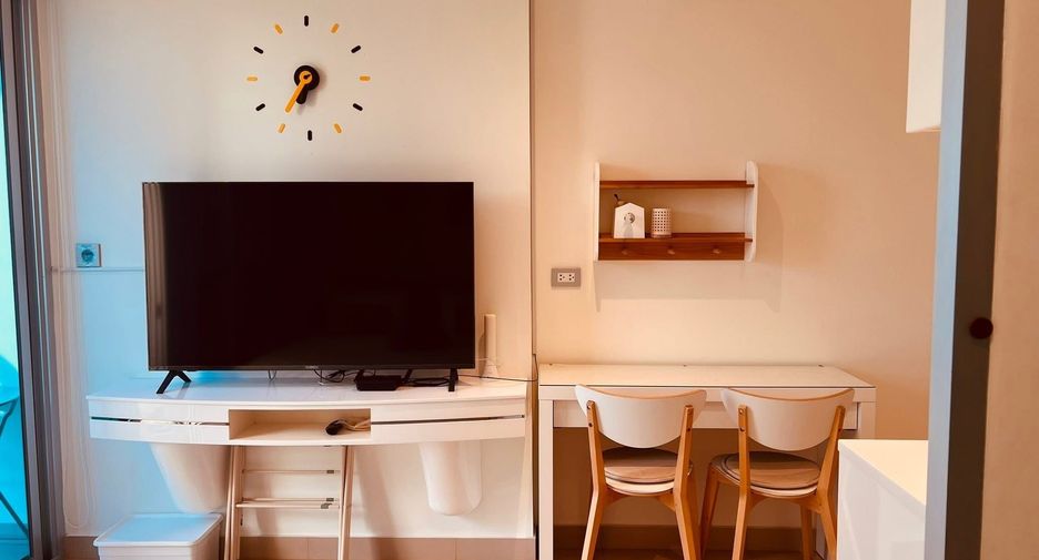 For rent studio condo in Pratumnak, Pattaya