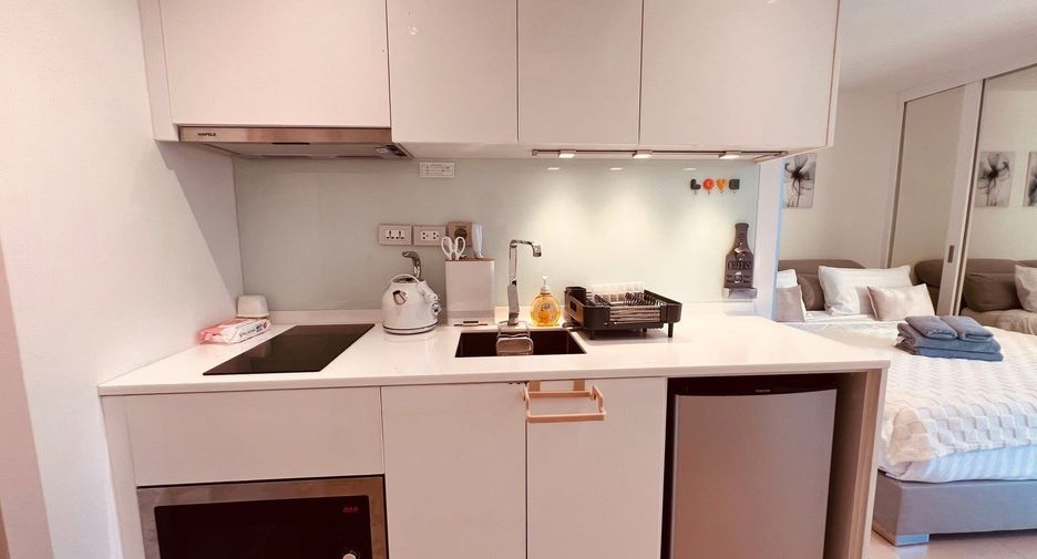 For rent studio condo in Pratumnak, Pattaya