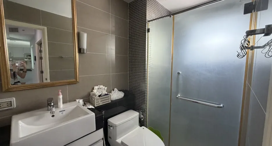 Condo en alquiler de 2 habitaciones en Huai Khwang, Bangkok