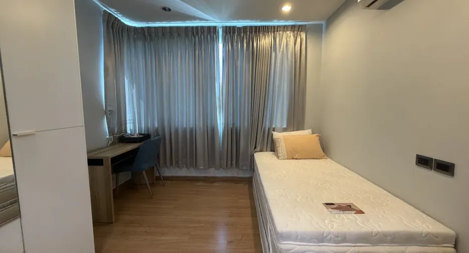 Condo en alquiler de 2 habitaciones en Huai Khwang, Bangkok