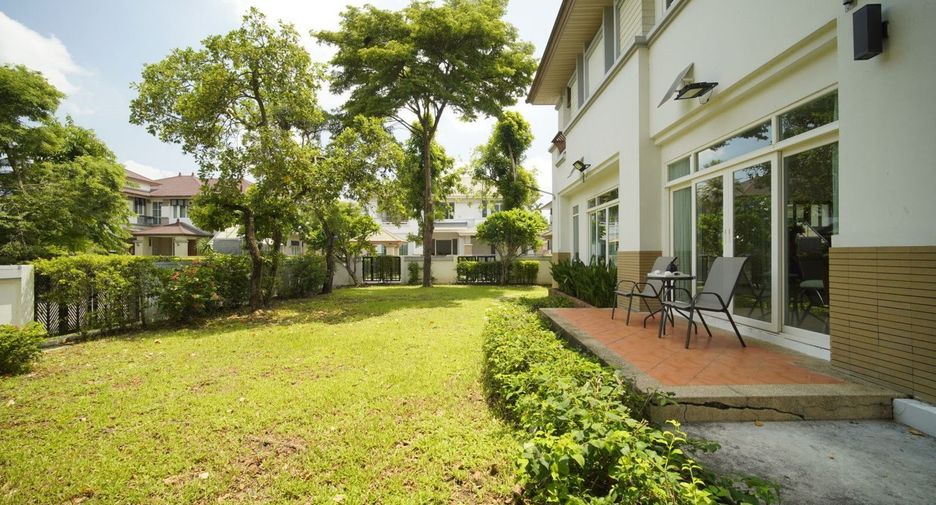 For rent 4 bedrooms house in Taling Chan, Bangkok