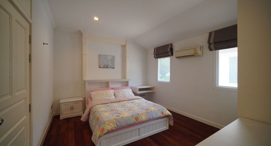 For rent 4 bedrooms house in Taling Chan, Bangkok