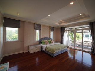For rent 4 bedrooms house in Taling Chan, Bangkok